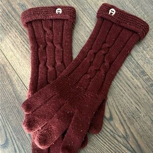 Etienne Aigner Women’s Burgundy Knit Gloves